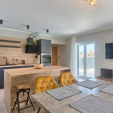 Kuca Za Odmor Casa Evelino 4* * Pula