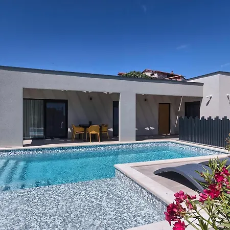 Kuca Za Odmor Casa Evelino 4* Vila *