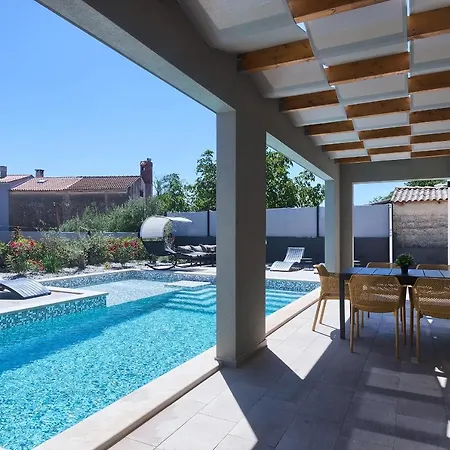 Kuca Za Odmor Casa Evelino 4* Vila *